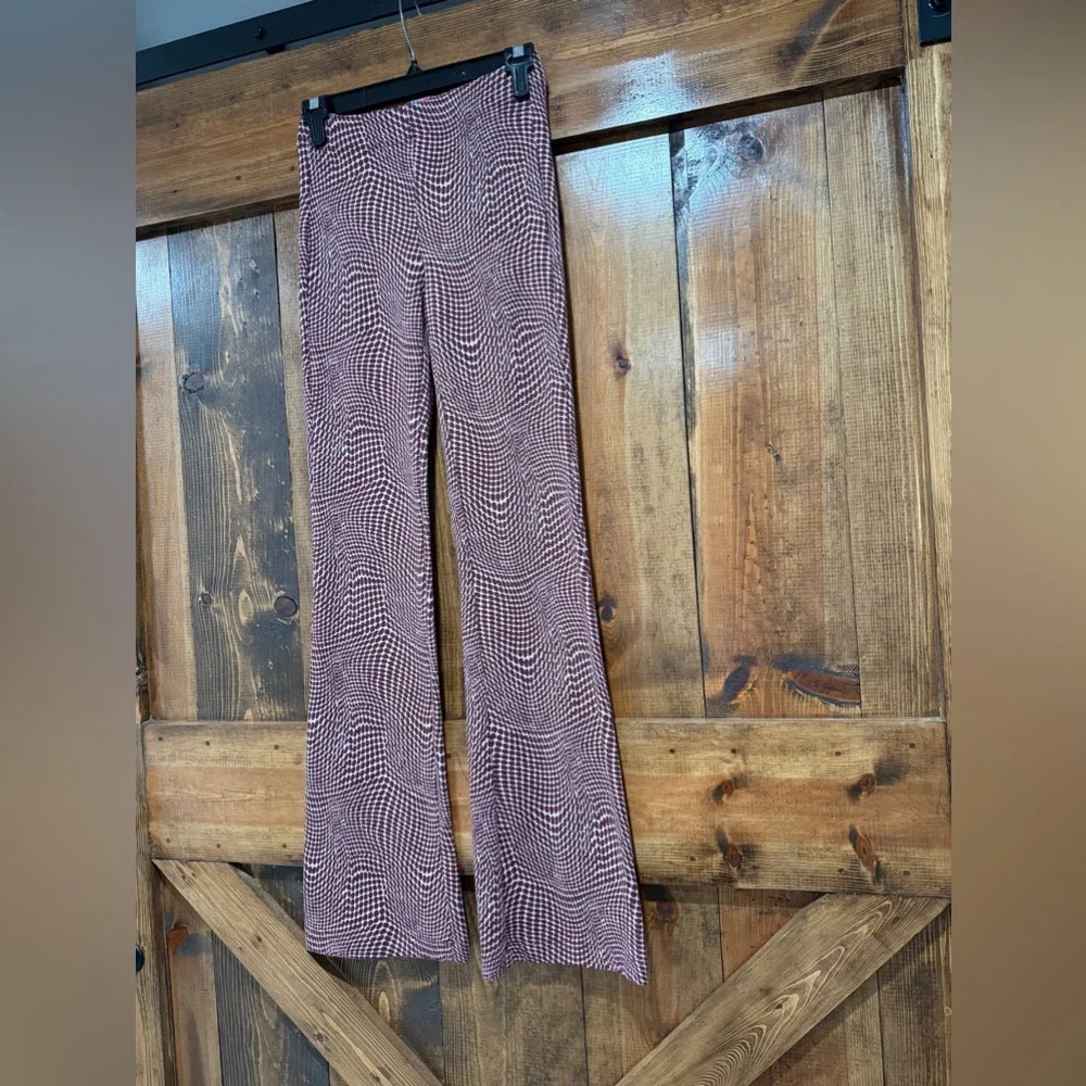 Urban Outfitters Pull On Fitted Leggings with Flare Hippie Sz‎ XS Burgundy Beige